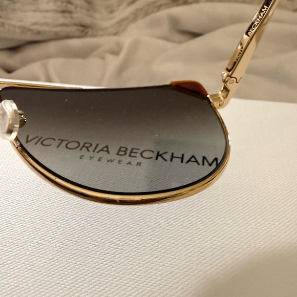 Victoria Beckham NWT Aviator Sunglasses - Picture 8 of 8